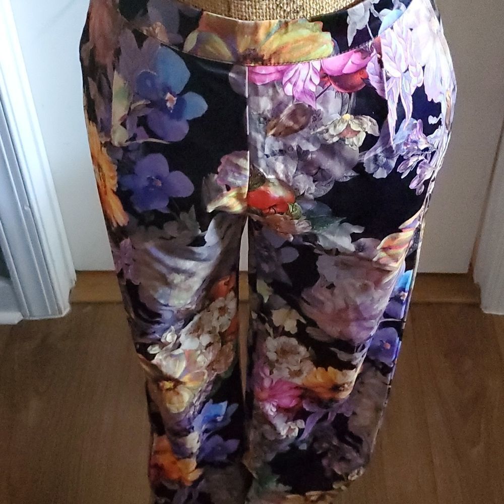 2pc Pant set  - Picture 3 of 9